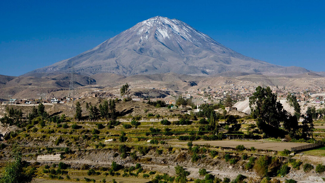El majestuoso volcán Misti, uno de los símbolos naturales de Arequipa, Perú, se convirtió en el escenario de un hallazgo científico que sorprendió a la comunidad internacional