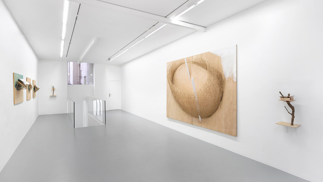 Tadashi Kawamata, Bonsaï, vue de l'exposition. Avec l'aimable autorisation de la Galerie Kamel Mennour