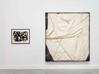 Jannis Kounellis, Laberinto sin paredes, vista de exhibición. Cortesía de Es Baluard Museu d'Art Contemporani de Palma