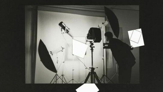 Giulio Paolini, Dentro e fuori, 1999/2013, Matita su carta, collage su stampa fotografica e su carta nera, 35 x 50 cm (foglio), courtesy Galleria Alfonso Artiaco, Napoli