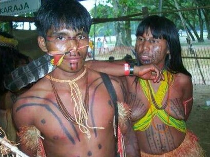 Indios della tribù Iny, del rio Araguaia