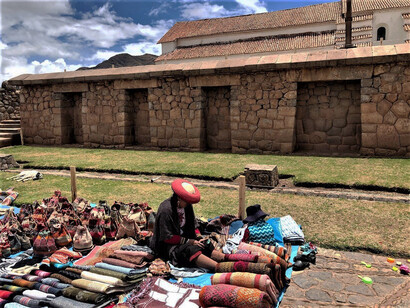 Mercado de artesanias de Chinchero, Perú
