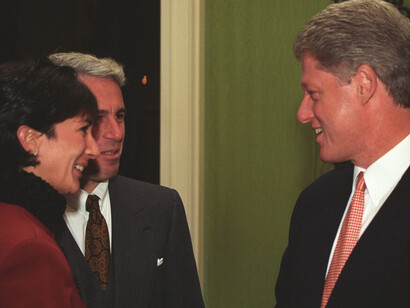 Epstein, Maxwell and Clinton photographed in an event in 1993