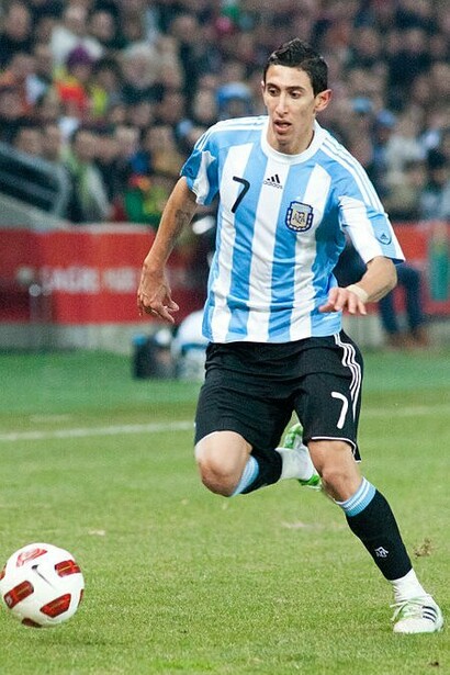 Ángel Di María enfrentando a la selección de Portugal, febrero de 2011