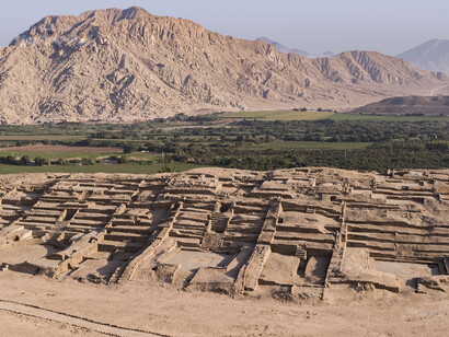 En Peñico, Perú, los arqueólogos han identificado templos, plazas y viviendas que demuestran una organización urbana avanzada