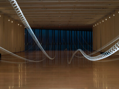 Cooking Sections, Las olas perdidas (Les vagues perdues), vue de l'exposition. Avec l'aimable autorisation du Centro Botín