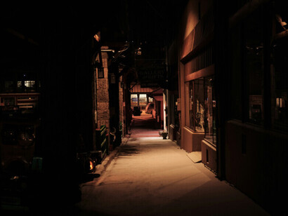 Chaque ruelle devient un terrain où l'insécurité grandit, alimentée par les complicités silencieuses et l’absence de réponse efficace des institutions