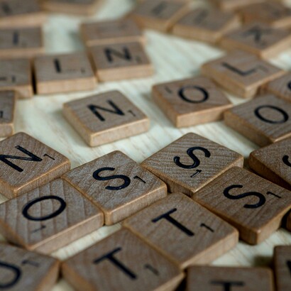 L’autore tradizionale perde centralità, perché la letteratura si può pensare come un insieme di permutazioni implicite nel linguaggio stesso