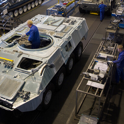 Die Osterweiterung, der Krieg in der Ukraine, die Aufrüstungsprogramme – sie alle haben die Allianz (NATO) zurück ins Zentrum westlicher Selbstdefinition geholt