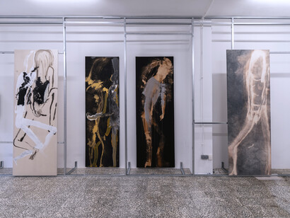 Irene Anguita, Get in line, vista de exhibición. Cortesía de El Chico Galería. Foto por Goro Studio