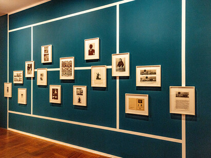 Julius Koller, U.F.O.-naut J.K., exhibition view. Courtesy of Museum der Moderne