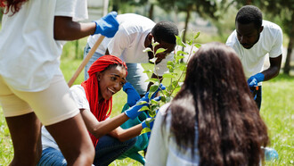 La force du développement naît du travail collectif