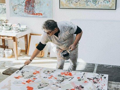 Não se limita a ser vista; exige performance, catálogo, desorganização e organização, mensagem, explicação e argumentos