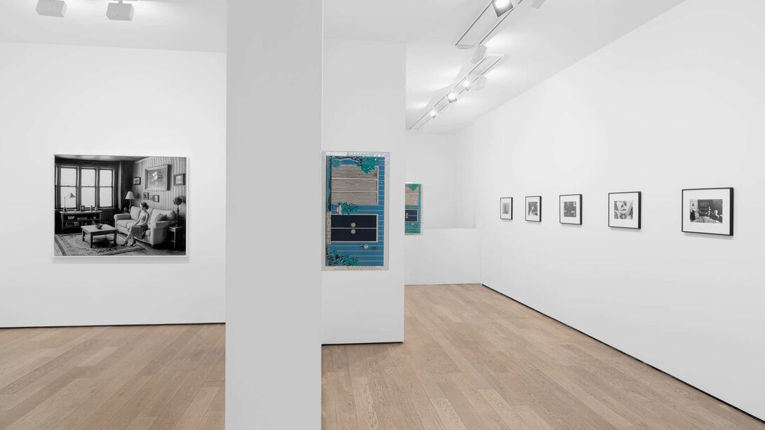 Laurie Simmons, Black and white, exhibition view. Courtesy of Almine Rech