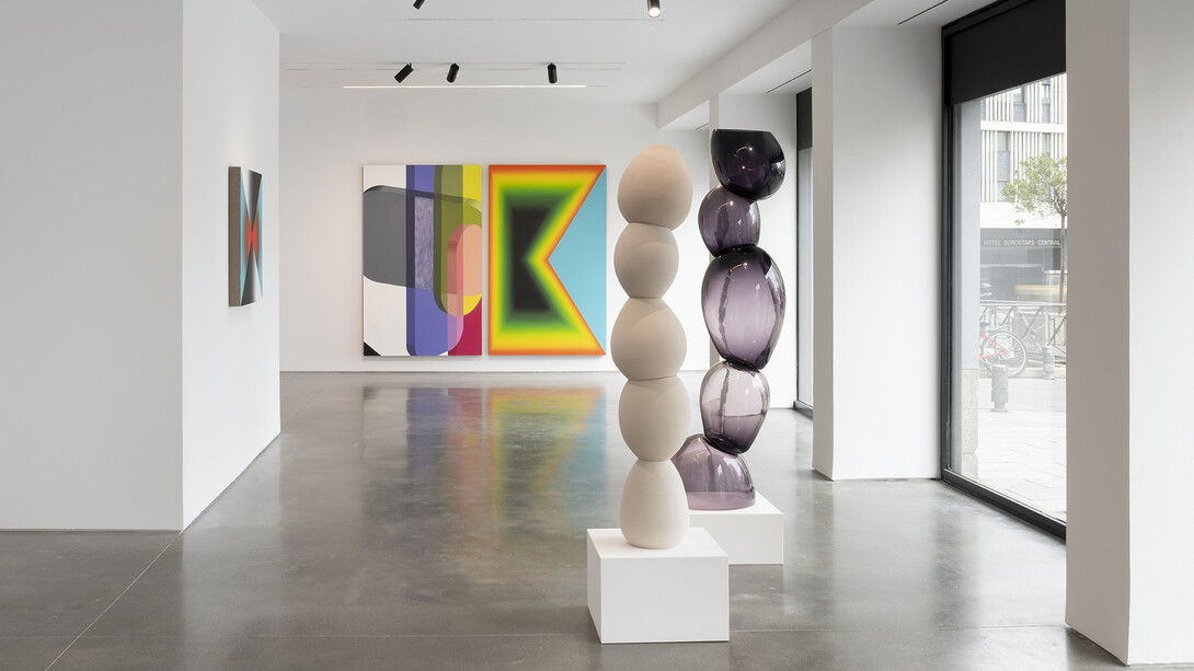 Tobias Rehberger, Muchos se avergüenzan de su cuerpo, muy pocos se avergüenzan de su mente, vista de exhibición. Cortesía de Pedro Cera