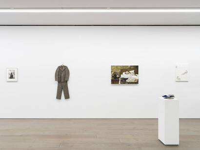 Various artists, A strange familiar, exhibition view. Courtesy of Perrotin