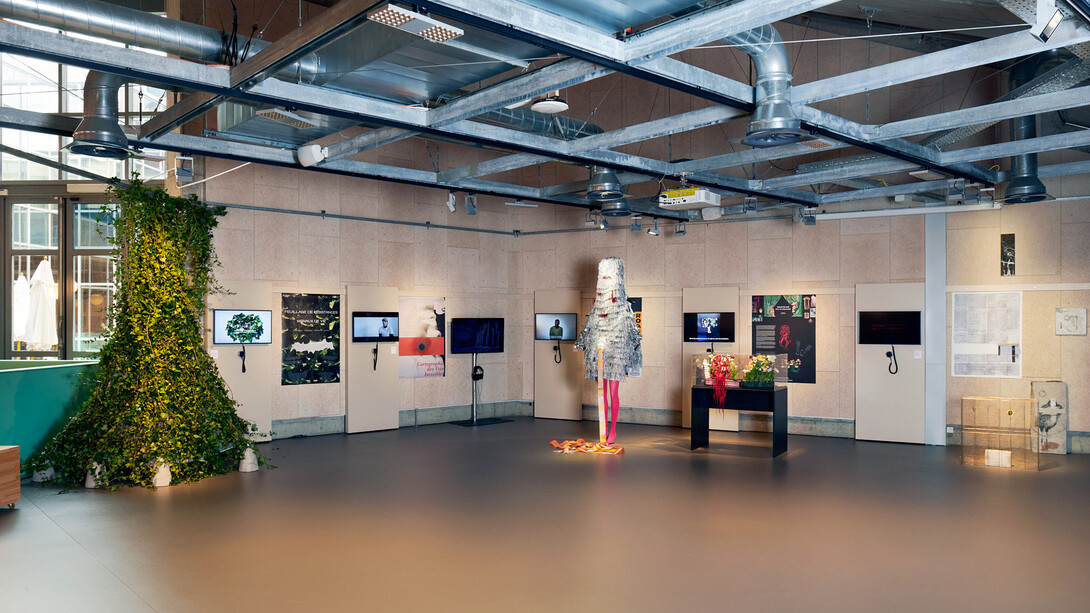 Künstlerische residenz 2026: 11. Ausgabe des Prix Art Humanité, ausstellungsansicht. Mit freundlicher genehmigung des Internationalen Rotkreuz- und Rothalbmondmuseums