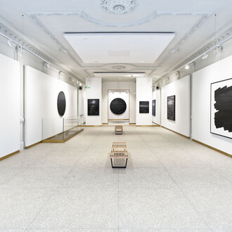 Bao Vuong, Between shadow and light: infinity, exhibition view. Courtesy of Ceysson & Bénétière