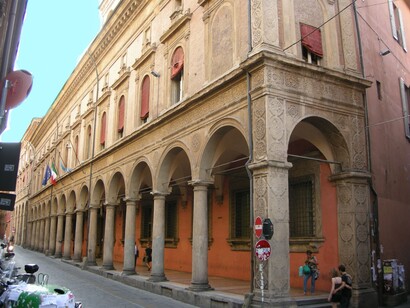 Palazzo Malvezzi Campeggi è un palazzo rinascimentale situato in Via Zamboni 22, ospita la Facoltà di Giurisprudenza dell'Università di Bologna. Bologna, Italia