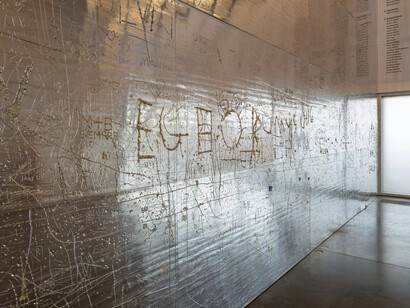 Rudolf Stingel, Fresh paint, exhibition view. Courtesy of Parrish Art Museum