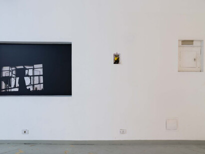 Rafael F. Serrano y Rafael U. Serrano, Intenciones y soluciones, vista de exhibición. Cortesía de ABRA