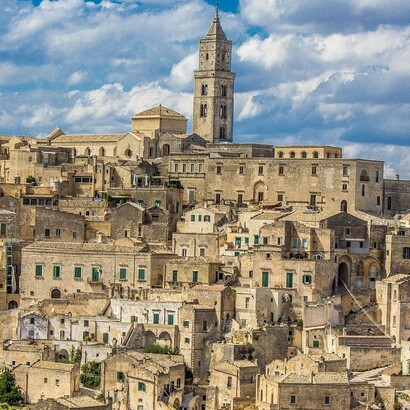 Questo implica una responsabilità collettiva nella loro tutela, superando i confini nazionali e le logiche proprietarie. Matera, Basilicata, Italia