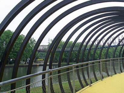 Los chamanes eran solo medios, pero los Reyes se daban por ungidos por los propios dioses. Ahí empezó toda esta aventura y lo que nunca entenderé es cómo se ha mantenido tanto tiempo. Slinky Springs to Fame, Oberhausen, Alemania