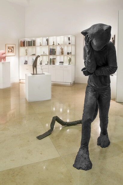 Lynn Chadwick, Reconfiguring the figure, exhibition view. Courtesy of Pangolin London