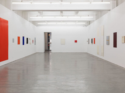 John Nixon, Artist of the monochrome, works from 1968 — 2020, exhibition view. Courtesy of Anna Schwartz Gallery
