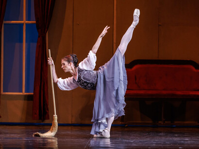 Gioachino Rossini su libretto di Jacopo Ferretti, La cenerentola, ossia La bontà in trionfo, vista della performance, Teatro Nuovo