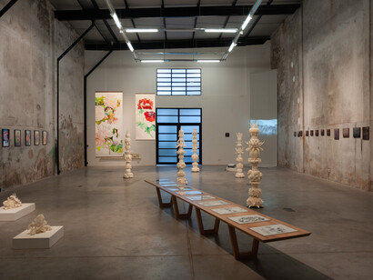 Varios artistas, El jardín del sueño, vista de exhibición. Cortesía de Ungallery