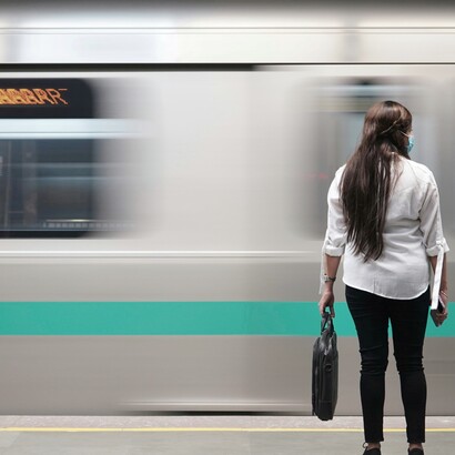 Saper aspettare insegna a trasformare il desiderio immediato in crescita personale, scoprendo che il tempo può essere un alleato, non un nemico