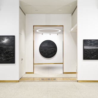 Bao Vuong, Entre l'ombre et la lumière: l'infini, vue de l'exposition. Avec l'aimable autorisation de Ceysson & Bénétière