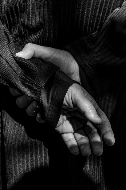 A veces no le damos importancia al aire hasta que la angustia nos impide respirar. Algo parecido sucede con las raíces y los abrazos frente a los múltiples modos de desarraigo