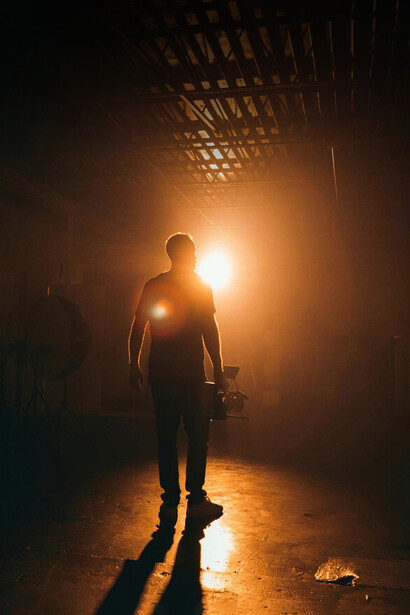 Durante gran parte del siglo XX, la experiencia cinematográfica se entendía como un ritual que exigía permanecer en la sala hasta los créditos