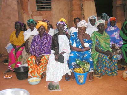 Nel 2024, la situazione dei diritti umani in Burkina Faso è peggiorata significativamente, con un aumento degli attacchi da parte di gruppi armati islamisti e abusi commessi dalle forze militari e milizie pro-governative durante le operazioni di controinsurrezione