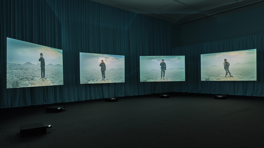 Aziz Hazara, Bow echo, vue de l'exposition. Avec l'aimable autorisation de S.M.A.K.