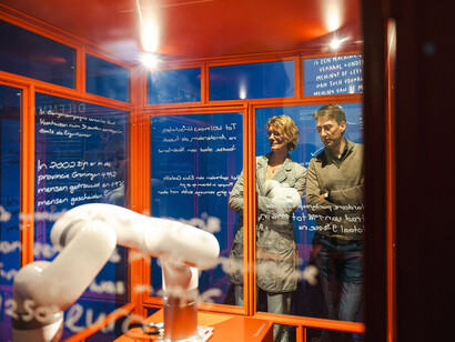 Wer schreibt geschichte? Ausstellungsansicht. Mit freundlicher genehmigung des Groninger Museums