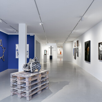 Various artists, Tender fury, exhibition view. Courtesy of Galerie Ron Mandos