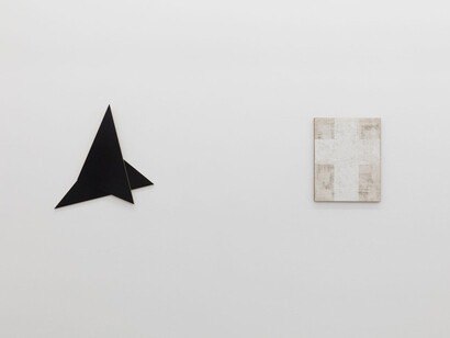 John Nixon, Artist of the monochrome, works from 1968 — 2020, exhibition view. Courtesy of Anna Schwartz Gallery
