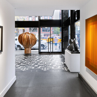 Various artists, New York temporary space opening, inaugural exhibition, exhibition view. Courtesy of Opera Gallery