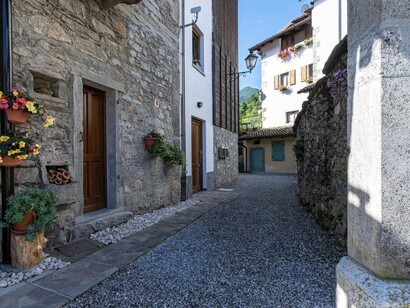 L’albergo diffuso promuove un turismo sostenibile, rispettoso dell’ambiente e del paesaggio, grazie al riuso degli edifici esistenti. Sutrio, Italia. Per gentile concessione dell'Ufficio stampa dell'Albergo Diffuso