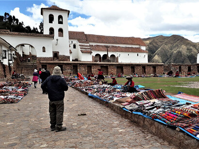 Mercado de artesanias de Chinchero, Perú