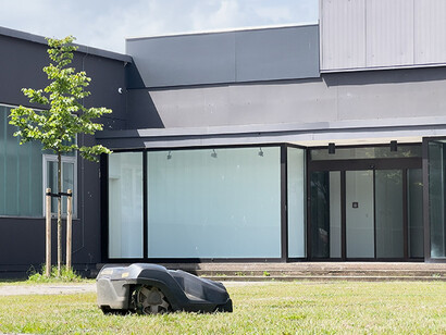 Hannah Wolf, SigSauer (video still), 2025. Courtesy of Staatsgalerie Stuttgart