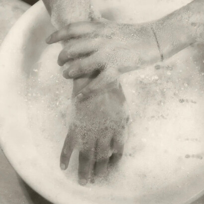 Ringl + pit, Soapsuds, 1931. Courtesy of Robert Mann Gallery