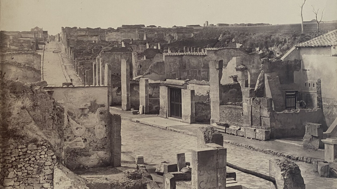 Gabriel Ivanovič de Rumine Pompei, Via dell’abbondanza (detail), 1859. Courtesy of Museo Archeologico Nazionale