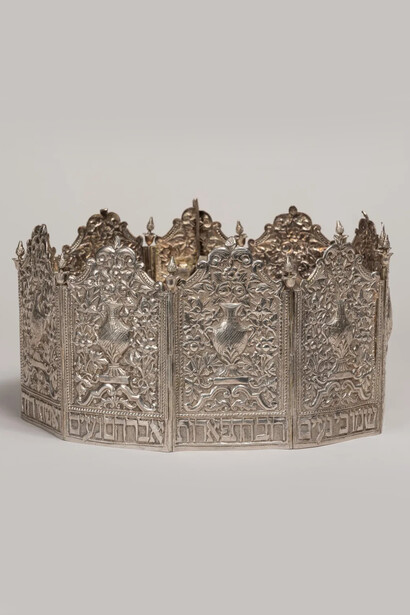 Torah crown, 1898-99. Courtesy of DIA