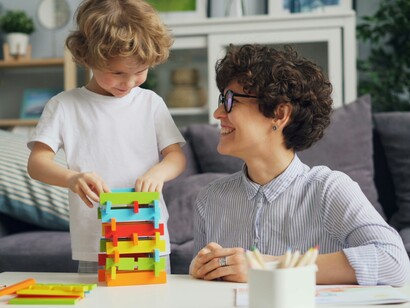 Ha messo sotto accusa le procedure di affidamento dei minori in alcune zone dell’Emilia-Romagna generando un immaginario falsato del sistema