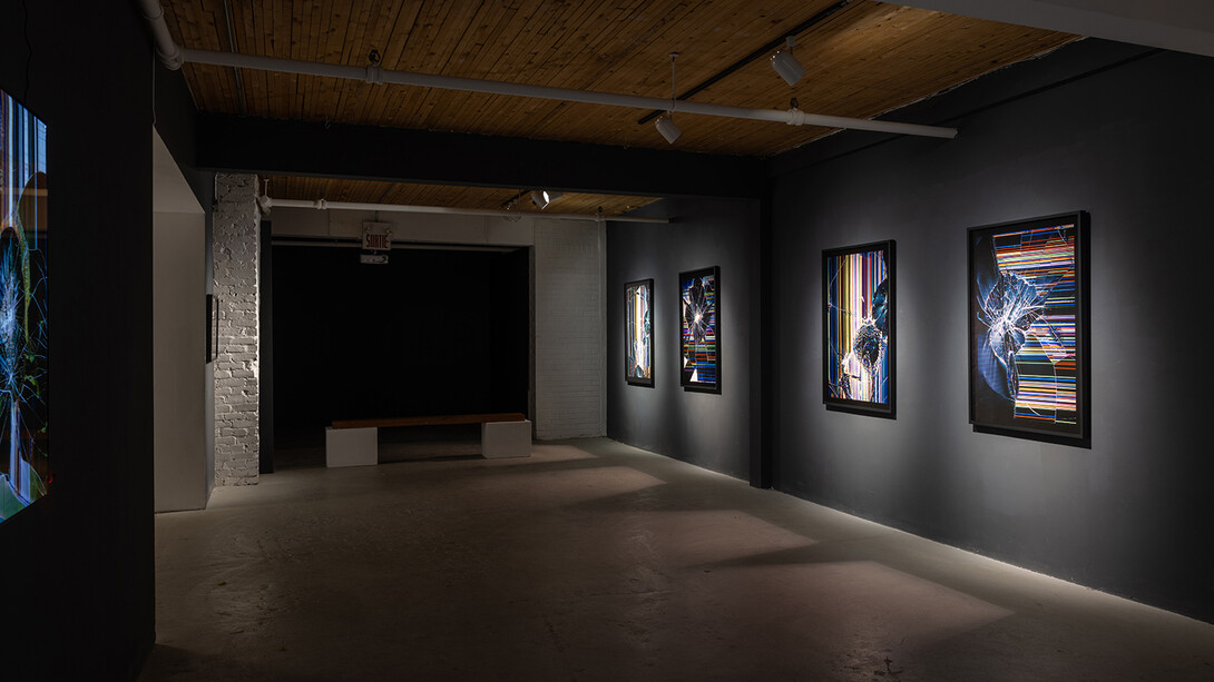 Oli Sorenson, Video pistoletto, vue de l'exposition. Avec l'aimable autorisation d'Art Mûr