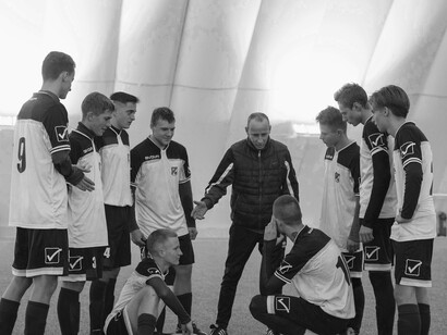 Buscar o caminho vitorioso anterior à Gestão de José Carlos Peres/Orlando Rollo e Andrés Rueda. As quais foram gestões absurdamente amadoras e as duas gestões ocupam um lugar singular entre as mais amadoras do clube. Mas o técnico Vojvoda é homem de desafios e um profundo estudioso do futebol